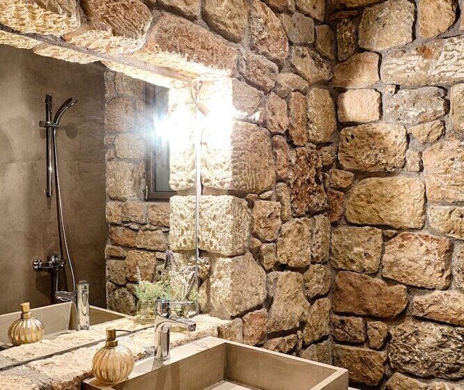 בית מלון כפרי Euphoria Suites