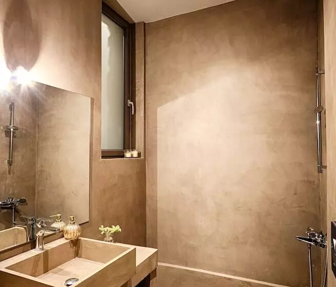 Hotelli Euphoria Suites