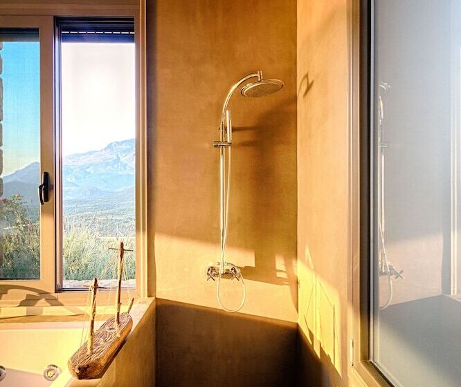 בית מלון כפרי Euphoria Suites