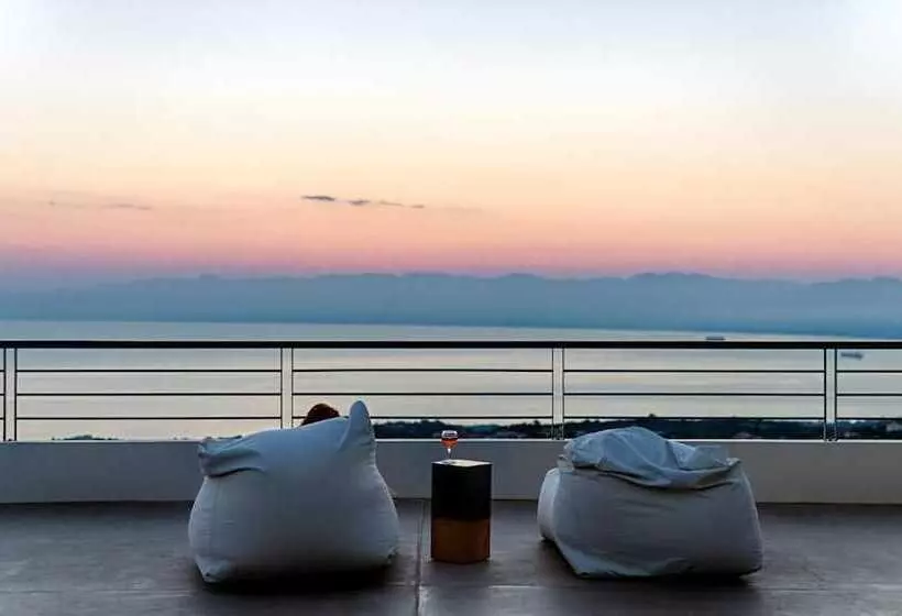 Hotelli Euphoria Suites