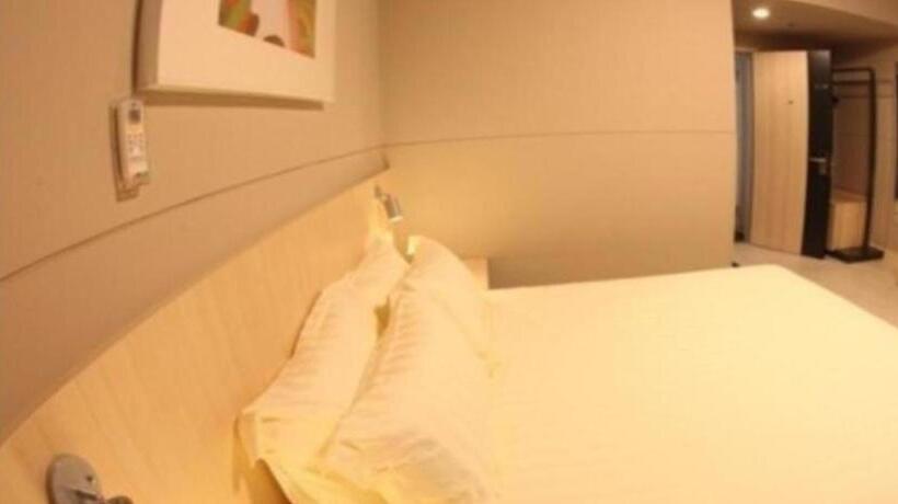 Hotel Jinjiang Inn Danjiangkou Station Road