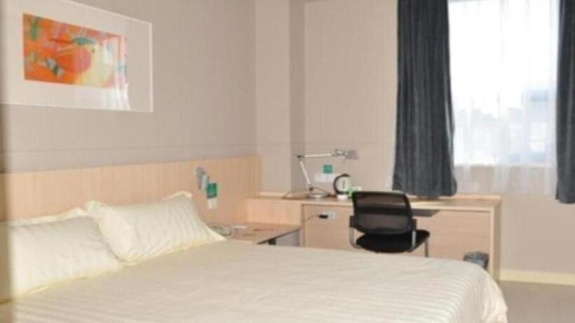 Hotel Jinjiang Inn Danjiangkou Station Road