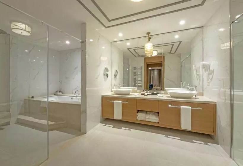 Hotelli Birun Ada