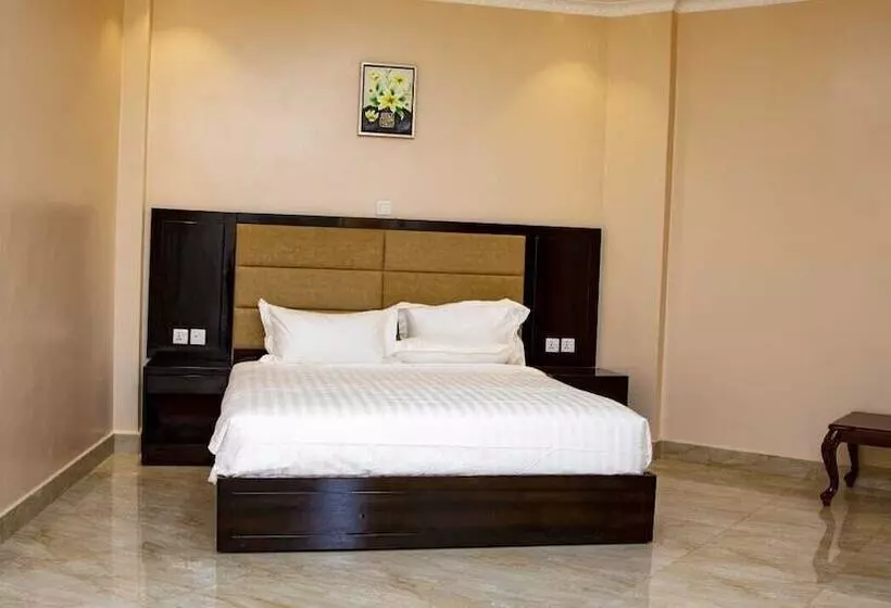 Madras Hotel And Apartments
