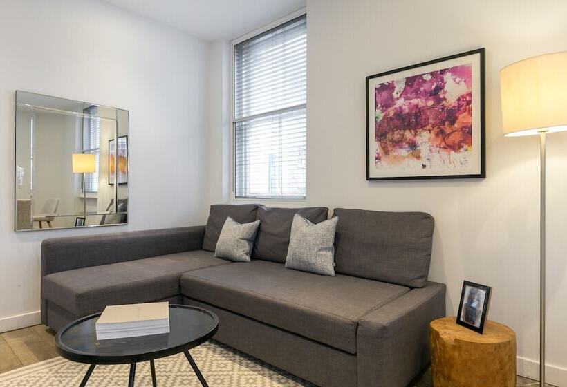 Urban Chic  Rathbone