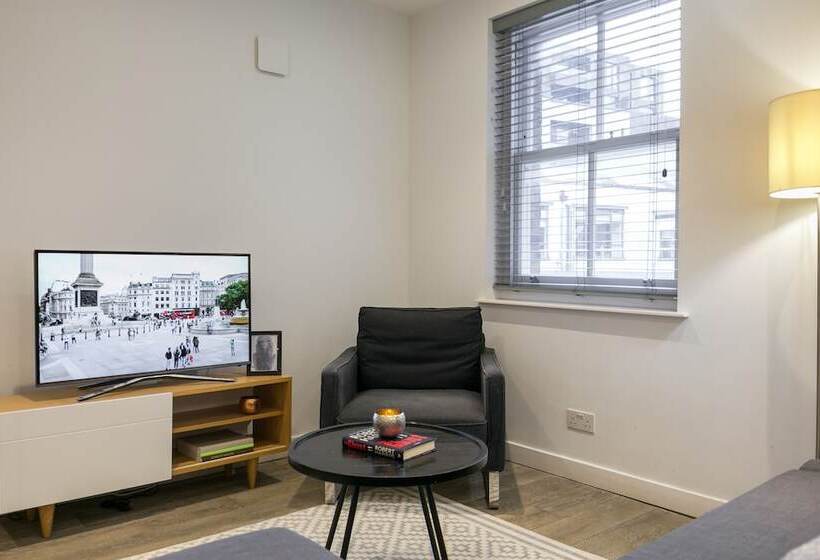 Urban Chic  Rathbone