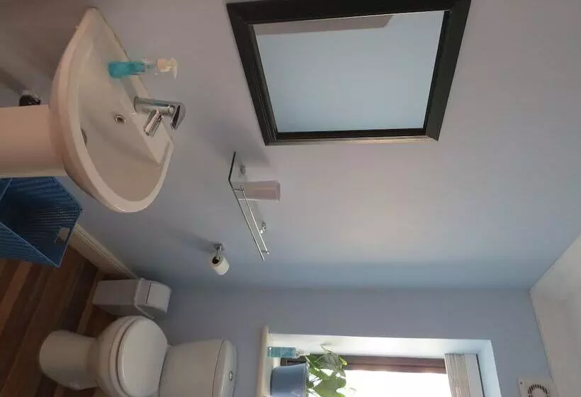 Aamiaismajoitus (B&B) Makarios On The River