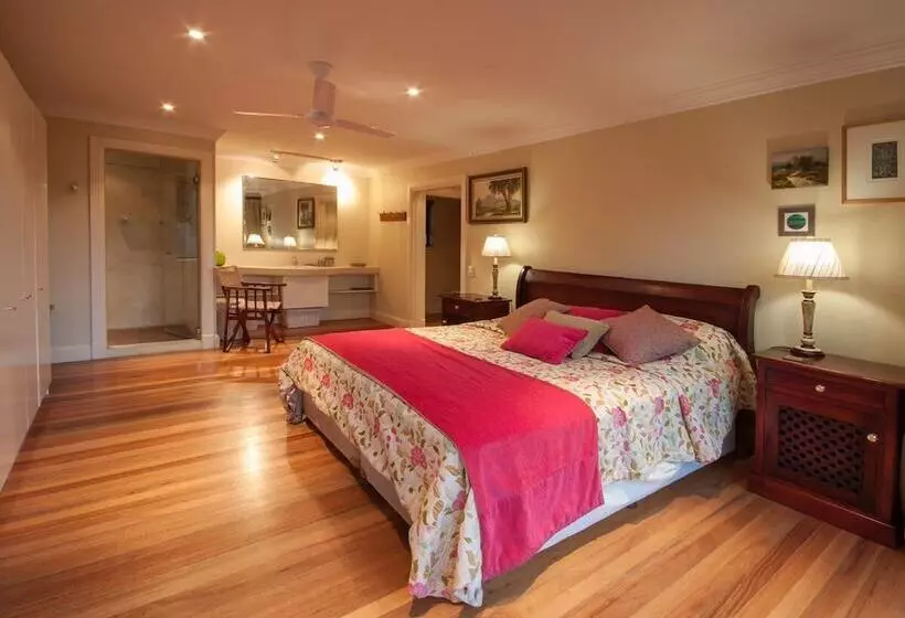 Aamiaismajoitus (B&B) Makarios On The River