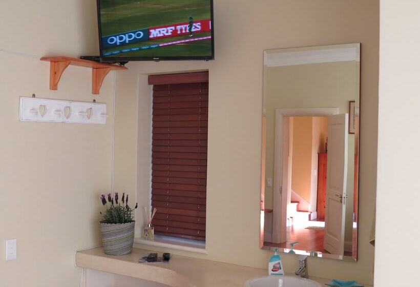 ベッドアンドブレックファースト Makarios On The River