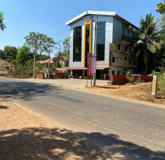 Hotel Adheesh Lodge