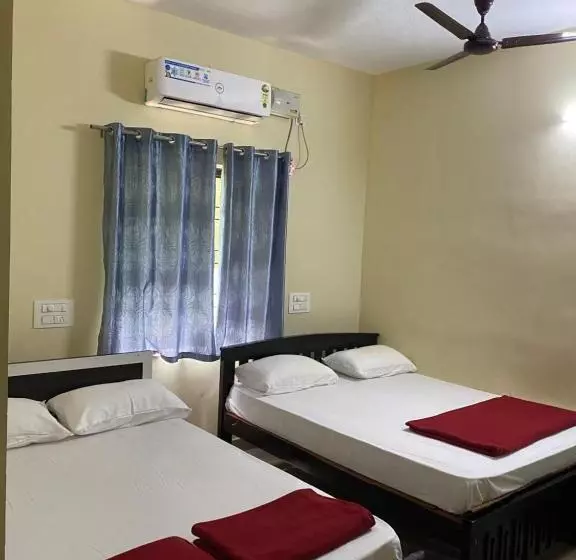 Hotel Adheesh Lodge