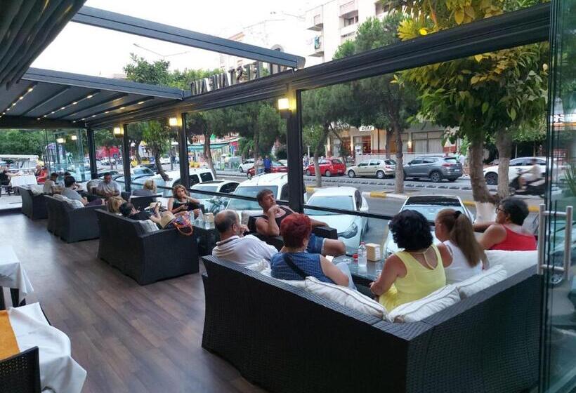 בית מלון כפרי Roxx Royal