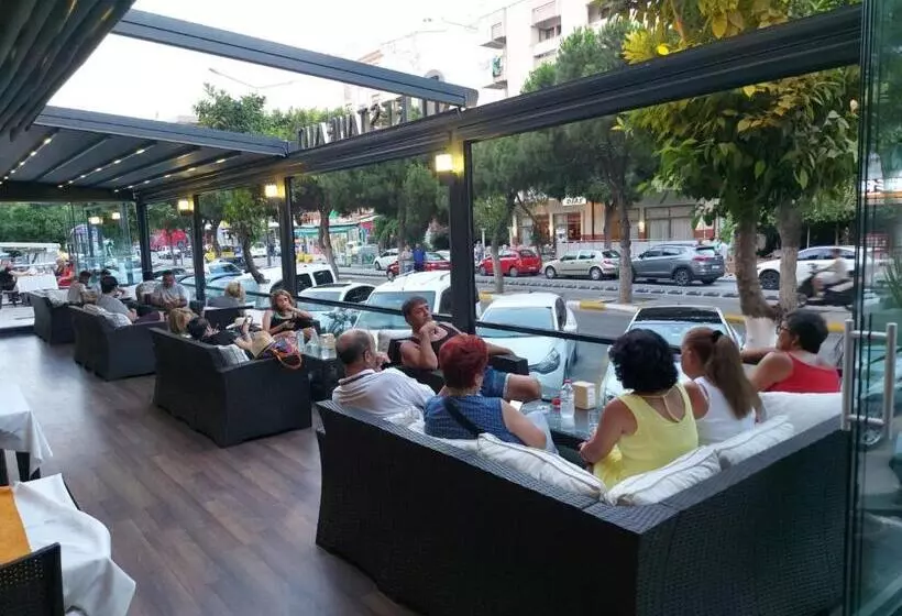 ホテル Roxx Royal