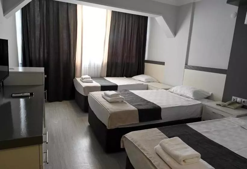 ホテル Roxx Royal