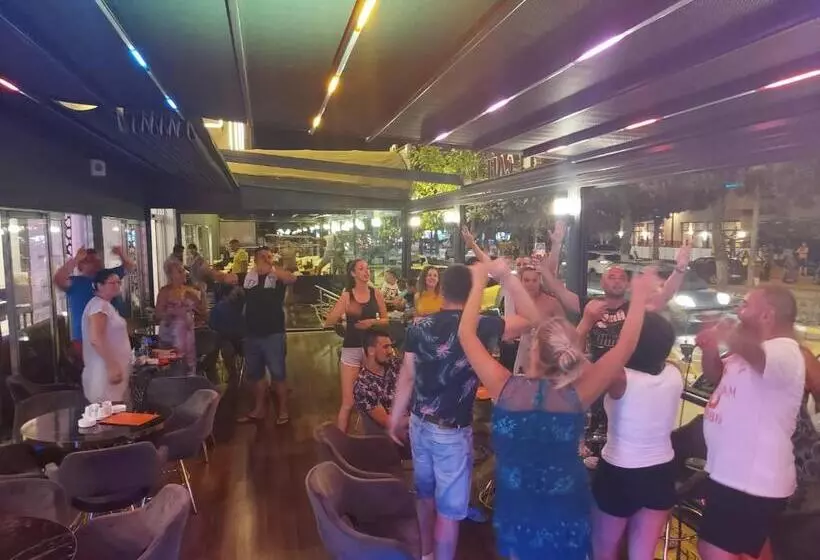 ホテル Roxx Royal