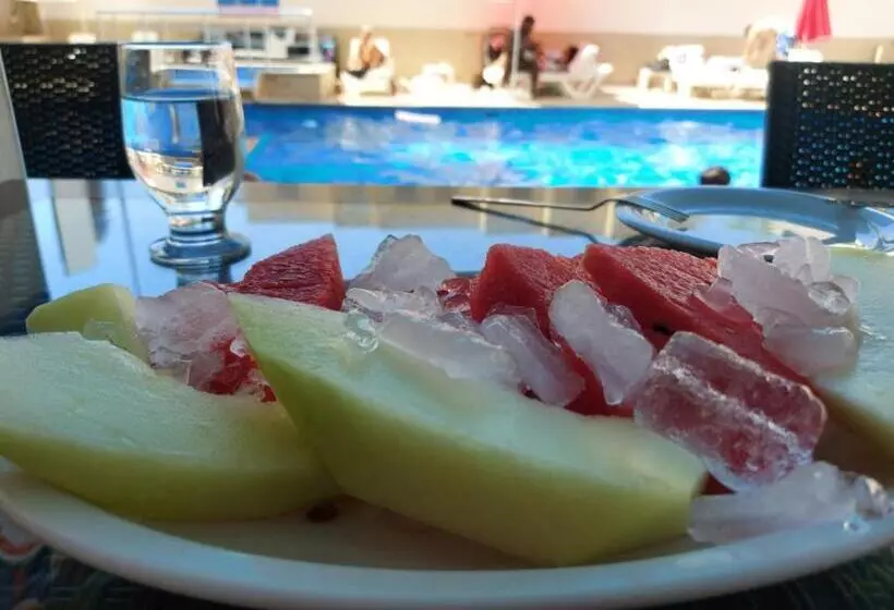 ホテル Roxx Royal