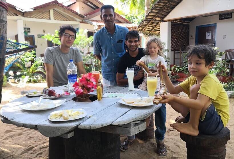 Star Hotel Arugambay