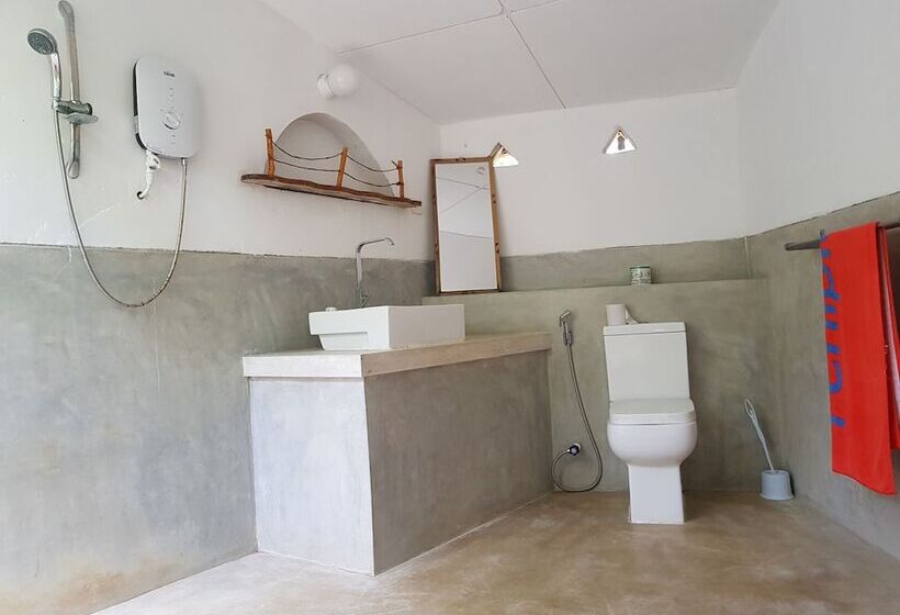 Star Hotel Arugambay