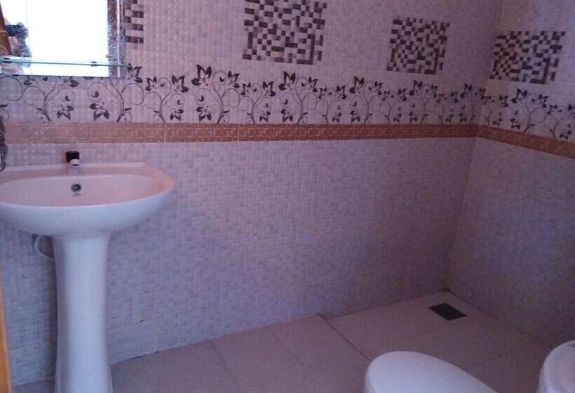 Star Hotel Arugambay