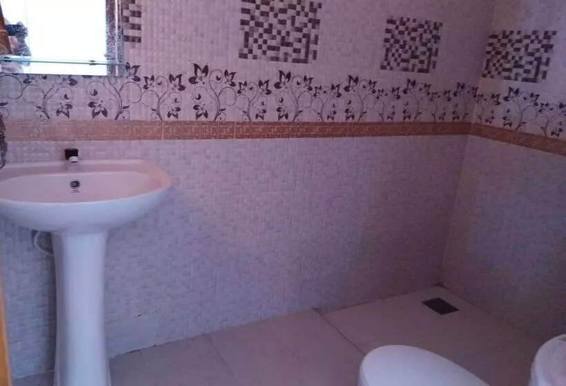 Star Hotel Arugambay