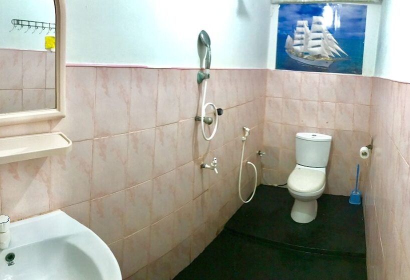 Star Hotel Arugambay