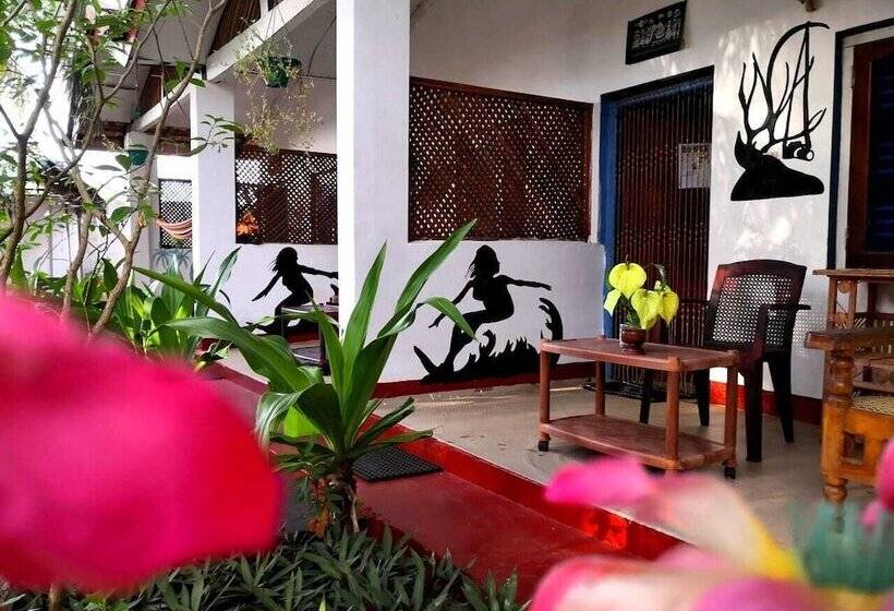 Star Hotel Arugambay