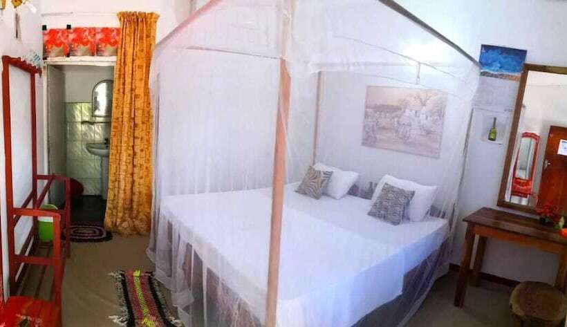 Star Hotel Arugambay