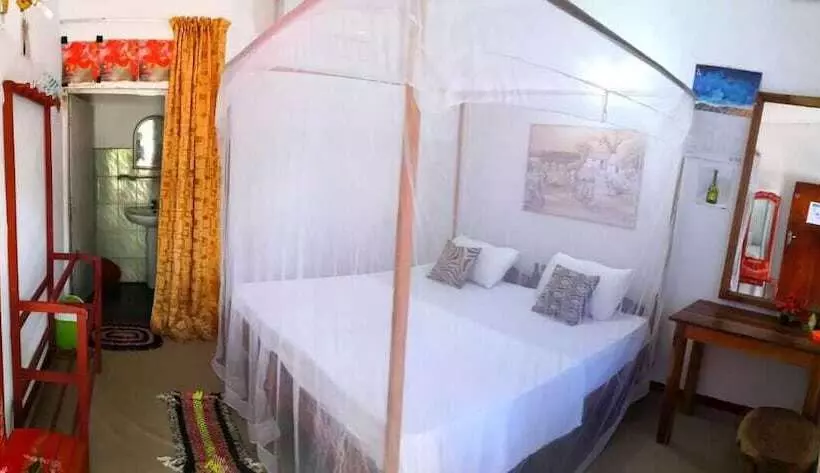 Star Hotel Arugambay