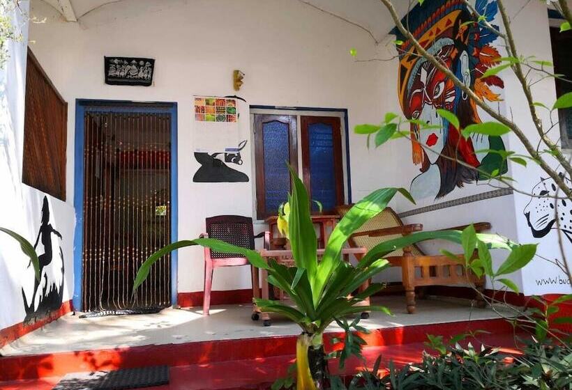 Star Hotel Arugambay