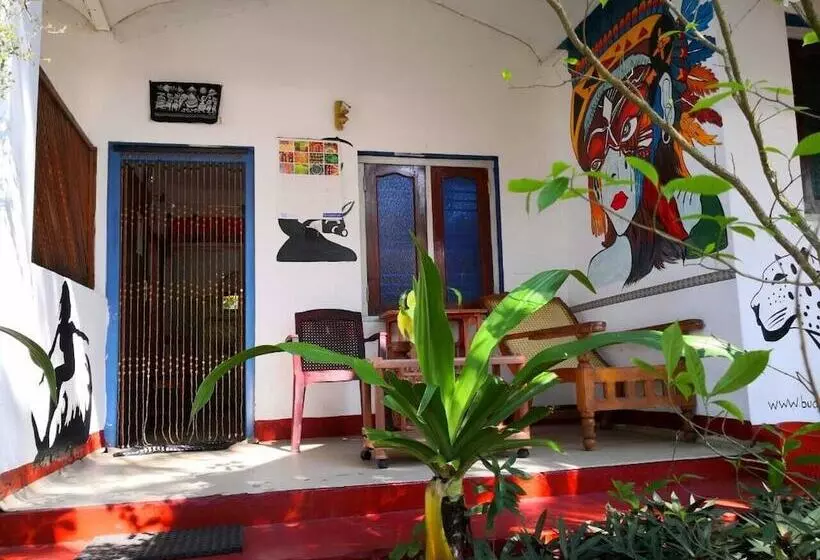 Star Hotel Arugambay