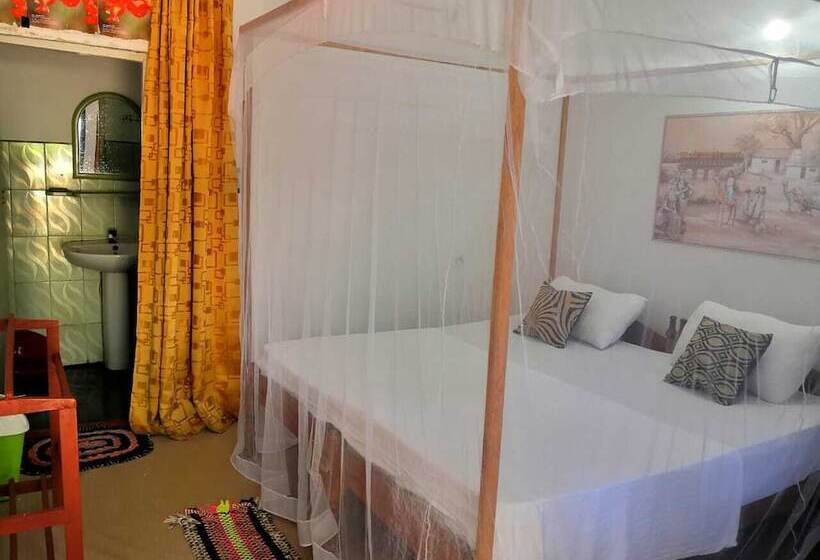 Star Hotel Arugambay