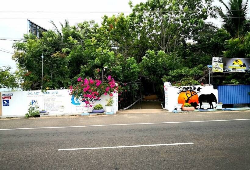 Star Hotel Arugambay