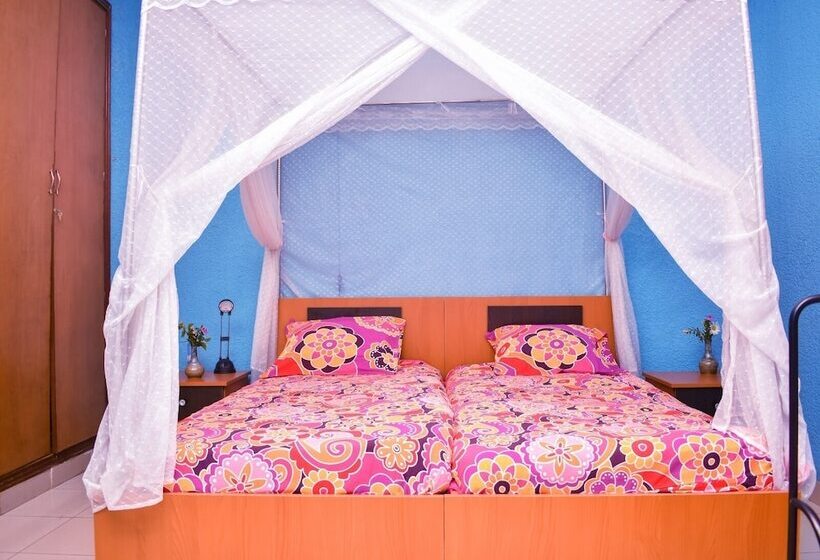 Motel Transit House Airport