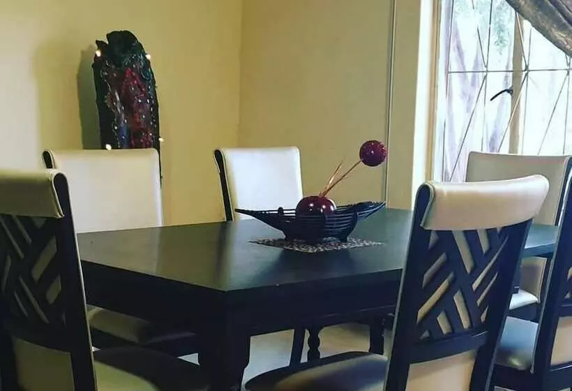 پانسیون P Wake Guesthouse