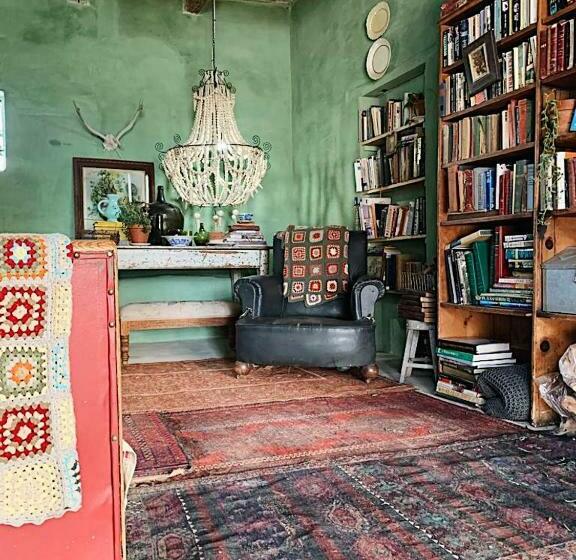 Пансион The Richmond Café And Rooms