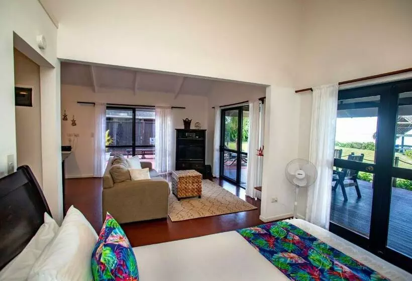 پانسیون Vai Villas