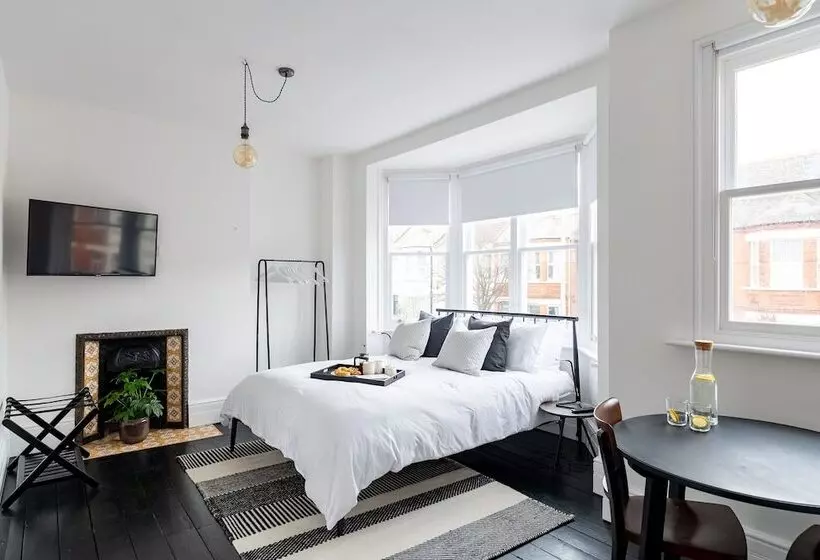 ベッドアンドブレックファースト Doghouse Margate