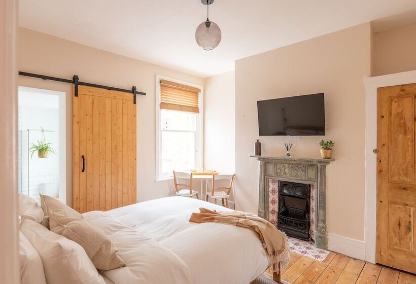 مبيت وإفطار Doghouse Margate