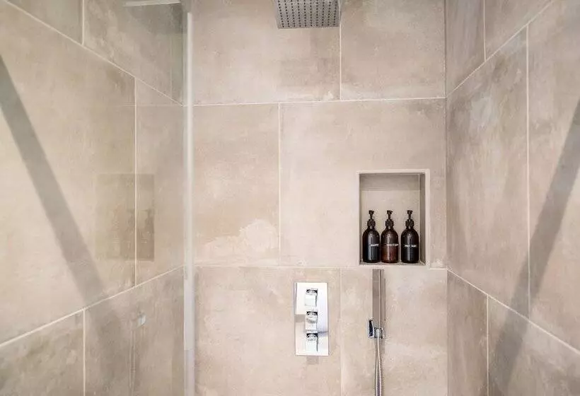 ベッドアンドブレックファースト Doghouse Margate