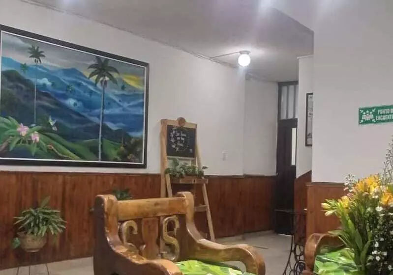 ホテル Plaza Calarcá