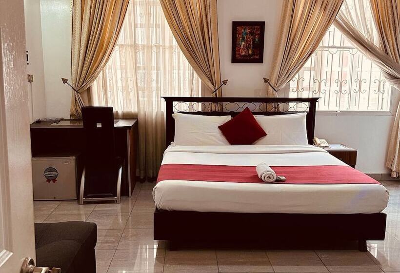 پانسیون Bates Garden Guest House