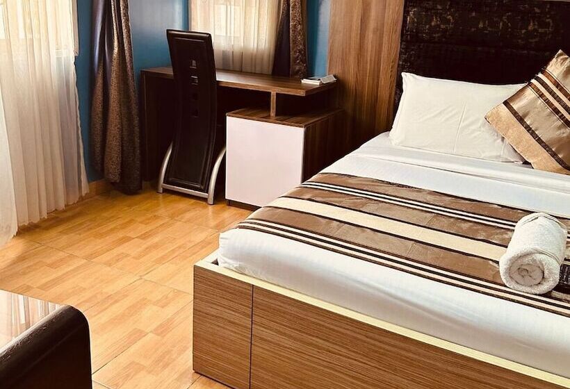 پانسیون Bates Garden Guest House