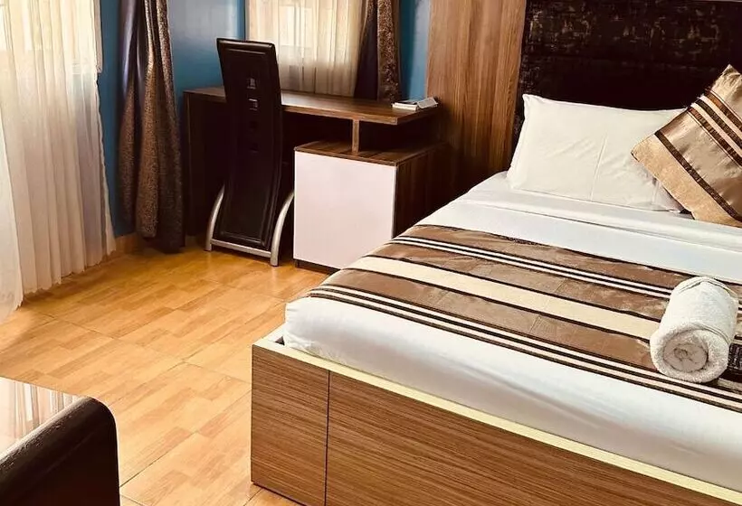 پانسیون Bates Garden Guest House