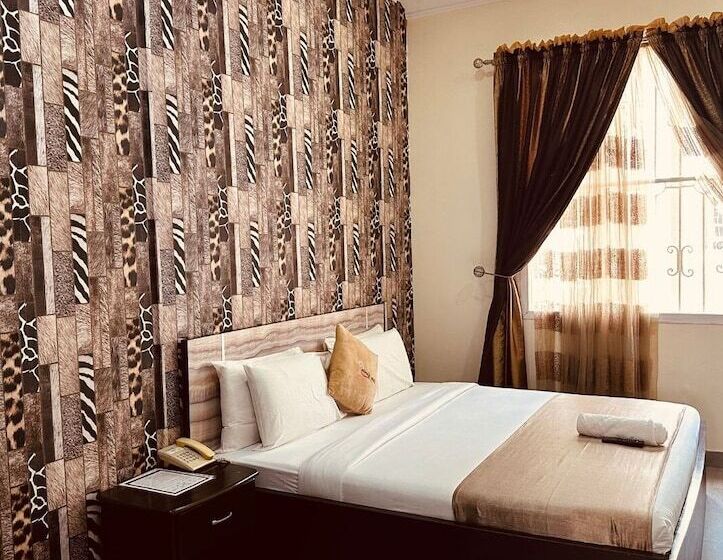 پانسیون Bates Garden Guest House