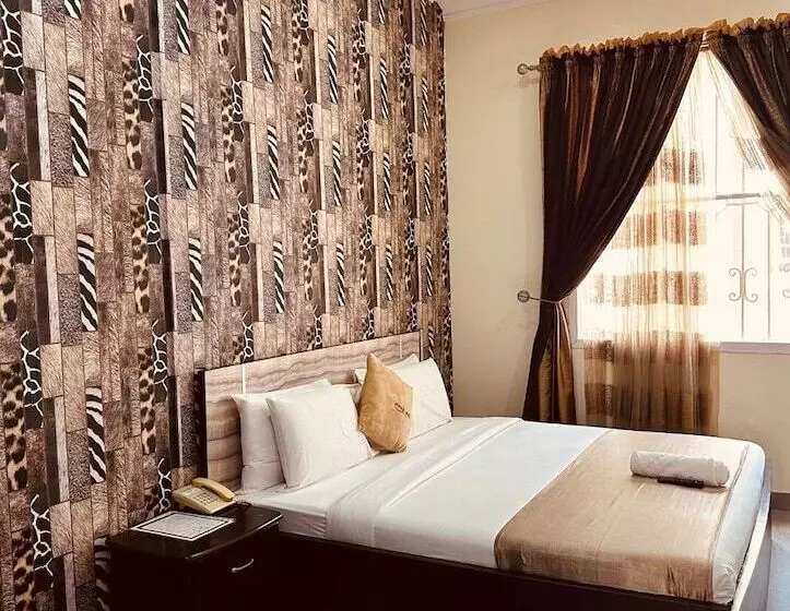 پانسیون Bates Garden Guest House