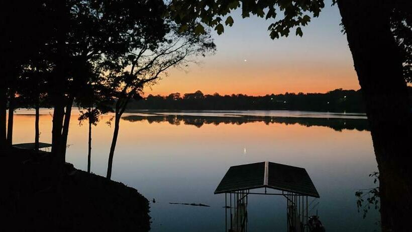 Пансион Lake Home By Nashville  Hot Tub, Swim, Fish