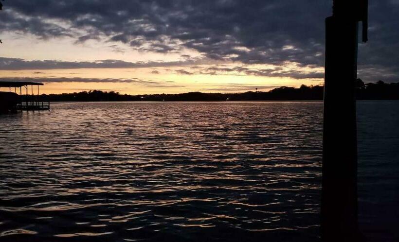 Пансион Lake Home By Nashville  Hot Tub, Swim, Fish