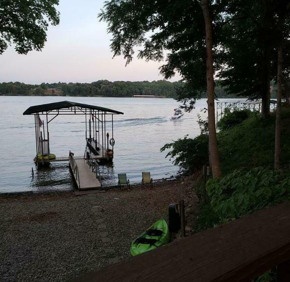 Пансион Lake Home By Nashville  Hot Tub, Swim, Fish