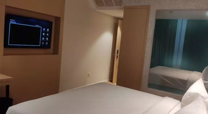 Hotelli Eastern  Bojonegoro