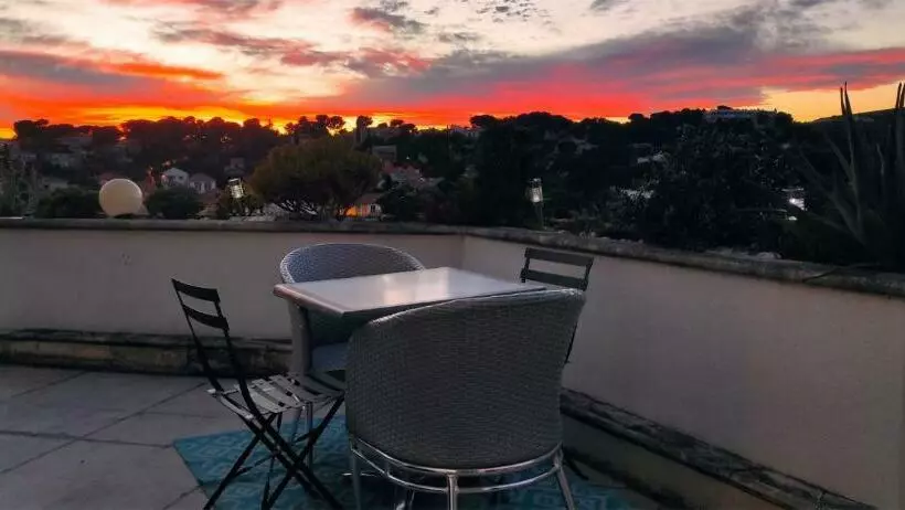 Grand Studio Terrasse De Standing, Pleine Vue Village Et Mer